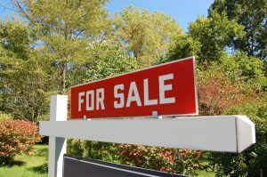 Real estate signs in Hicksville NY
